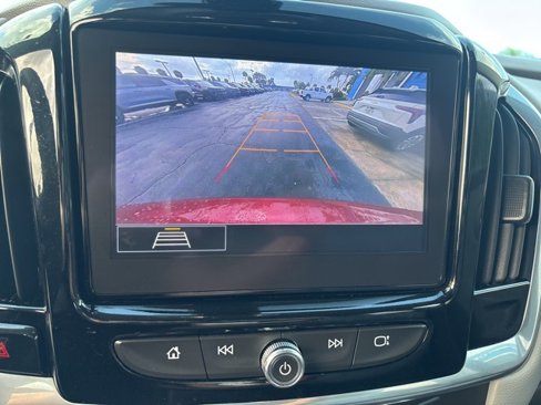 Used 2020 Chevrolet Traverse LT w/ Driver Confidence II Package image 18