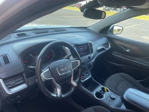 Used 2020 GMC Terrain SLE image 25