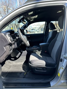 Used 2022 Toyota Tacoma TRD Off-Road image 16