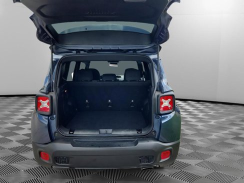 Used 2021 Jeep Renegade Latitude image 8