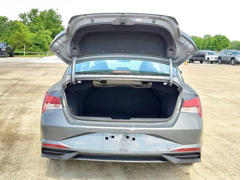 Used 2023 Hyundai Elantra SEL image 8
