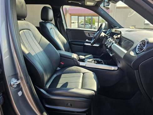 Used 2023 Mercedes-Benz GLB 250 4MATIC image 15