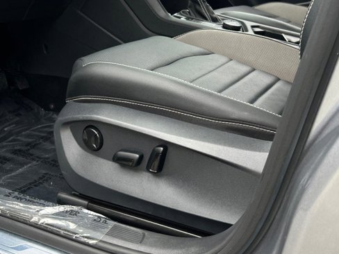 Used 2022 Volkswagen Taos SEL image 18