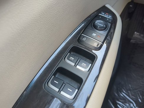 Used 2016 Kia Optima EX w/ Premium Package image 24