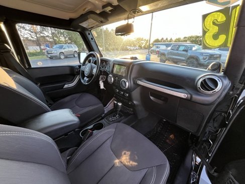 Used 2013 Jeep Wrangler Unlimited Rubicon w/ Dual Top Group image 32