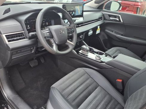 New 2025 Mitsubishi Outlander SE image 12