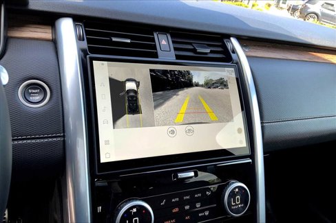 Used 2025 Land Rover Discovery Dynamic SE image 26