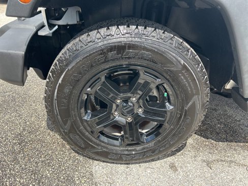 Used 2018 Jeep Wrangler Sport image 17