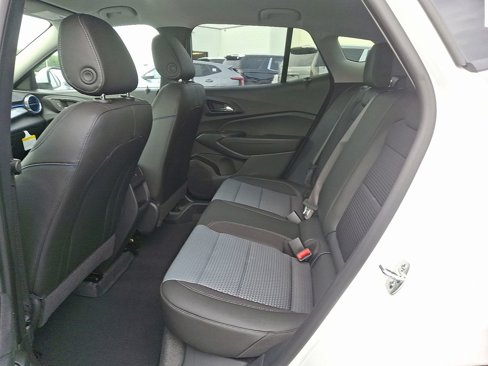 New 2025 Chevrolet Trax LT image 5