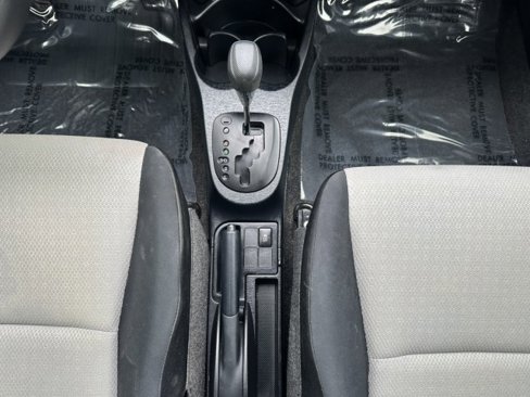 Used 2012 Toyota Yaris L image 31