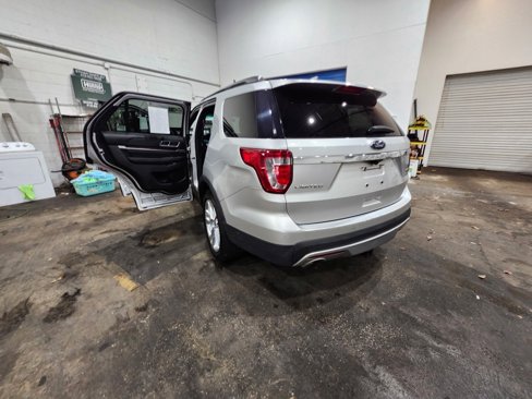 Used 2016 Ford Explorer Limited w/ Equipment Group 301A image 8