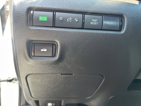 Used 2024 Nissan Sentra SV image 19