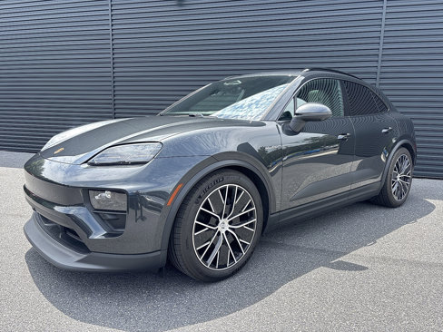 Certified 2024 Porsche Macan 4 Electric image 2