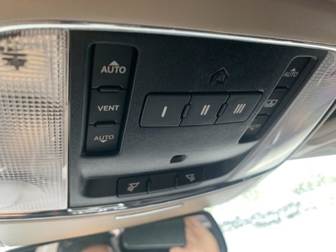 Used 2018 Chrysler 300 Touring L image 19