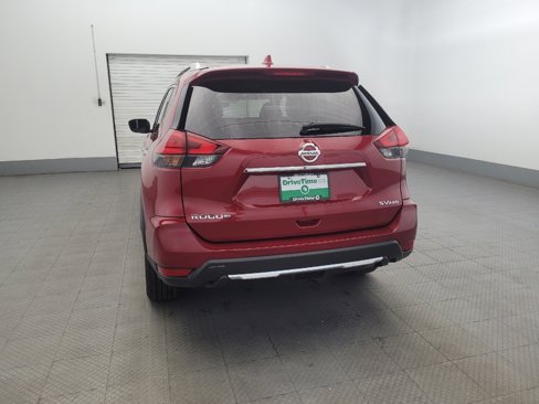 Used 2017 Nissan Rogue SV image 6