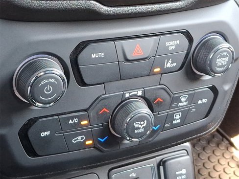 Used 2021 Jeep Renegade Latitude image 16