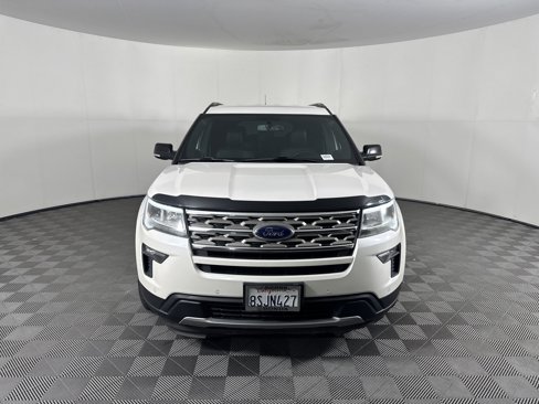 Used 2018 Ford Explorer XLT w/ Equipment Group 202A image 8