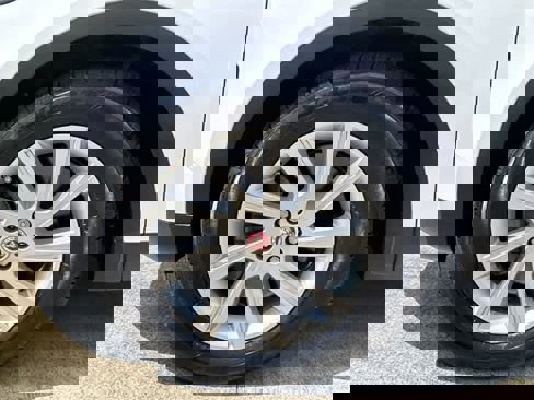 Used 2020 Jaguar E-PACE image 7