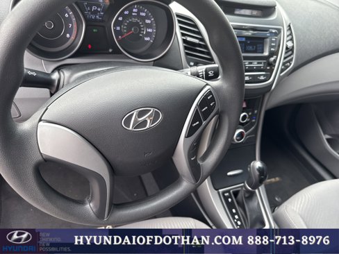 Used 2016 Hyundai Elantra SE image 8
