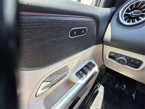 Certified 2022 Mercedes-Benz GLB 250 4MATIC image 20