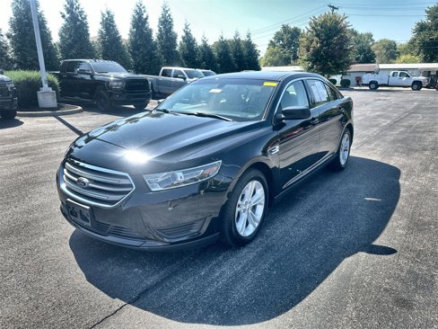 Used 2017 Ford Taurus SE image 4