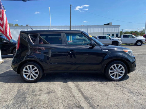 Used 2018 Kia Soul + image 8