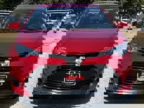 Used 2018 Toyota Corolla LE image 7
