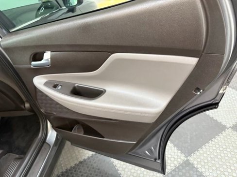 Used 2019 Hyundai Santa Fe SE image 38