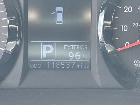 Used 2015 Toyota Sienna LE image 32