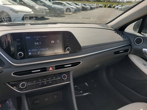 Used 2023 Hyundai Sonata SE image 19