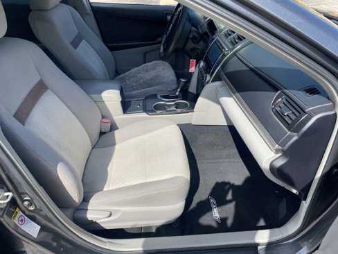 Used 2012 Toyota Camry LE image 11