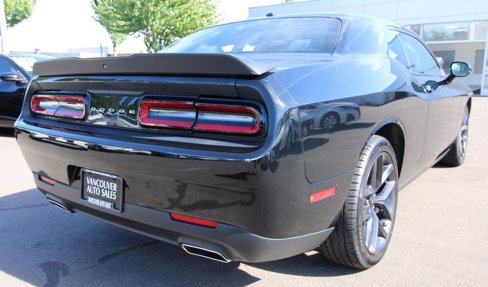Used 2019 Dodge Challenger SXT w/ Blacktop Package image 5