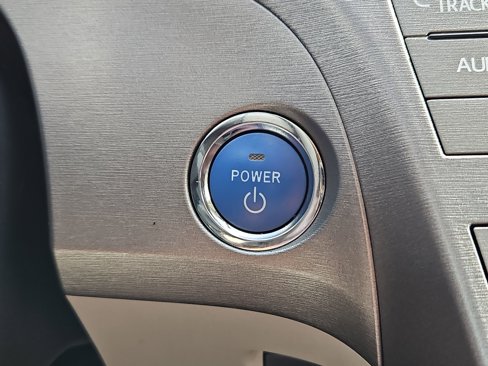Used 2015 Toyota Prius Three image 16