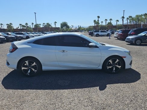 Used 2016 Honda Civic Touring image 4