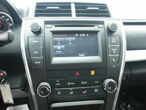 Used 2015 Toyota Camry SE image 11