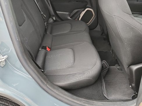 Used 2017 Jeep Renegade Sport w/ Power & Air Group image 9