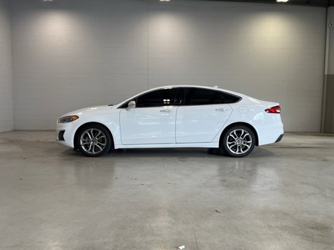 Used 2019 Ford Fusion SEL image 3