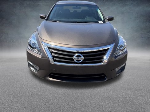 Used 2014 Nissan Altima 2.5 S w/ Sport Value Package image 2