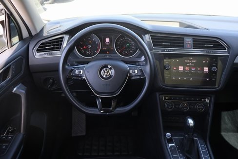 Used 2019 Volkswagen Tiguan SE w/ Panoramic Sunroof Package image 15