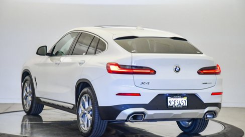 Certified 2022 BMW X4 xDrive30i w/ Convenience Package image 2