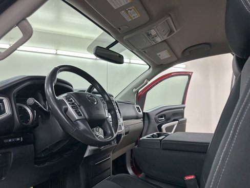 Used 2017 Nissan Titan SV w/ SV Utility Package image 22