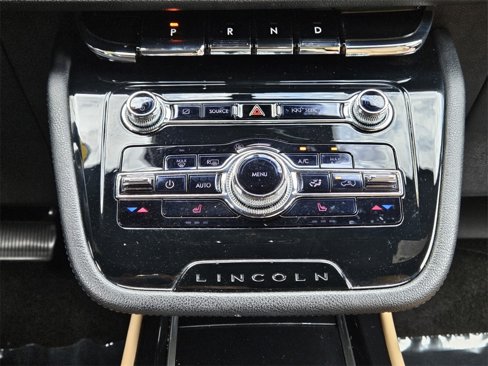 Used 2022 Lincoln Corsair Reserve image 17