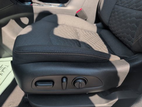 Used 2018 Chevrolet Equinox LT image 9