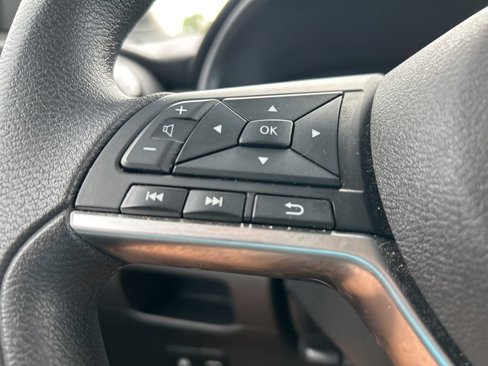 Used 2019 Nissan Kicks SV image 19
