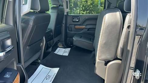 Used 2018 Chevrolet Silverado 1500 High Country image 32