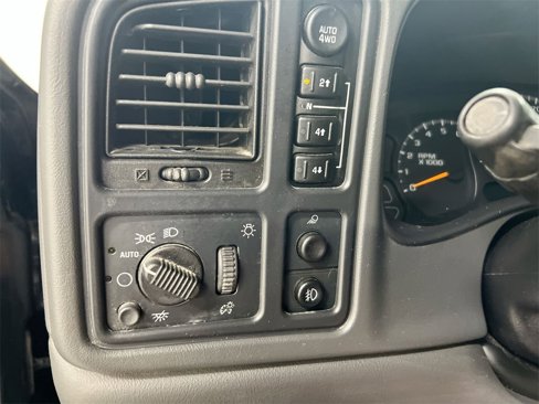 Used 2003 Chevrolet Avalanche 4x4 w/ Suspension Package, Off-Road image 16