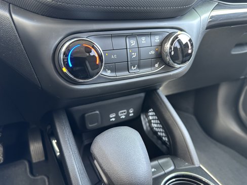 Used 2022 Chevrolet TrailBlazer LT w/ Driver Confidence Package image 25