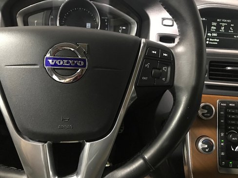 Used 2016 Volvo S60 T5 Inscription Platinum image 25