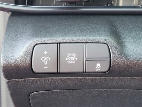 New 2025 Hyundai Elantra SEL image 23