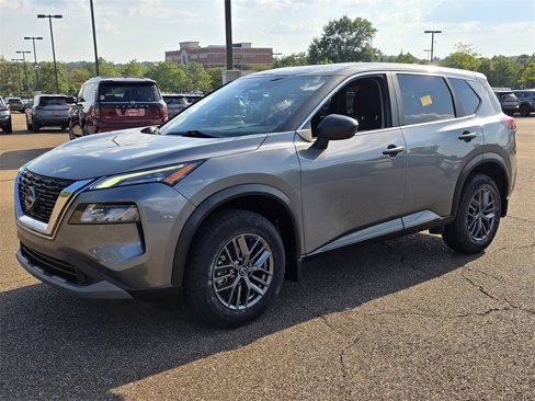 Used 2023 Nissan Rogue S image 6